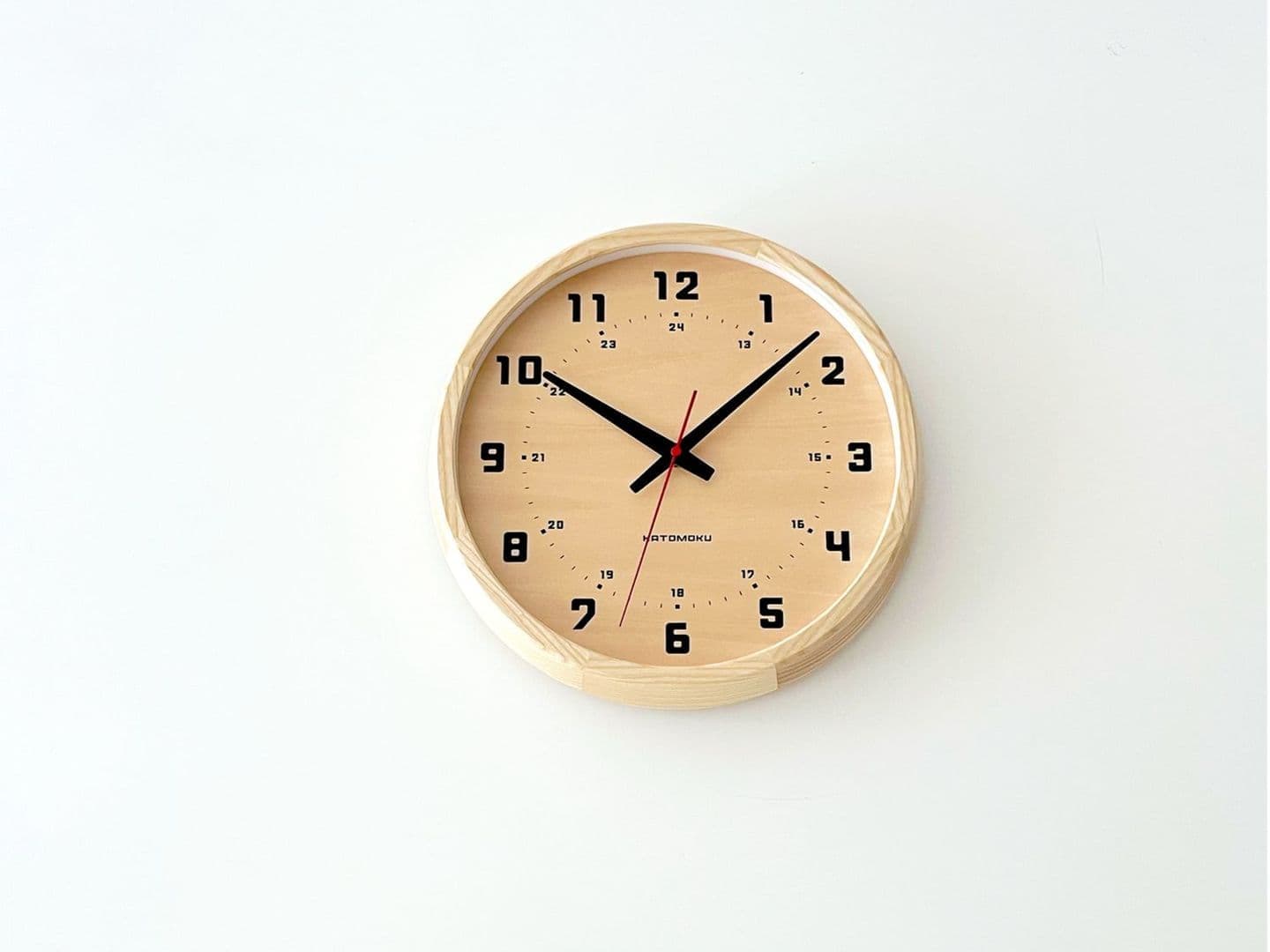 郡上踊りで有名な郡上八幡で観光体験のカトモクのお店を運営する加藤木工が作る日本製セイコー電波壁掛け時計