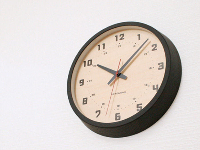 郡上踊りで有名な郡上八幡で観光体験のカトモクのお店を運営する加藤木工が作る日本製セイコー電波壁掛け時計