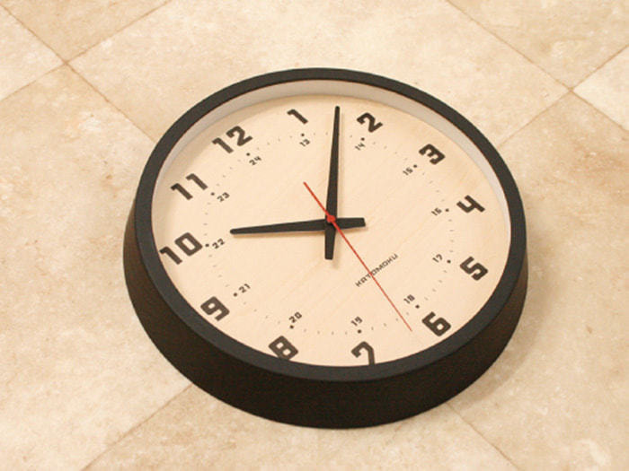 郡上踊りで有名な郡上八幡で観光体験のカトモクのお店を運営する加藤木工が作る日本製セイコー電波壁掛け時計