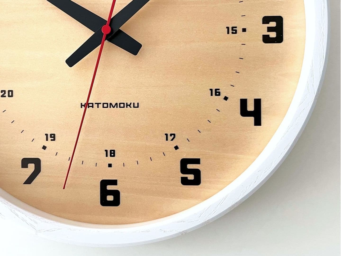 郡上踊りで有名な郡上八幡で観光体験のカトモクのお店を運営する加藤木工が作る日本製セイコー電波壁掛け時計