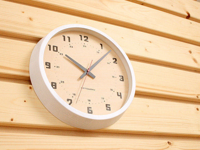 郡上踊りで有名な郡上八幡で観光体験のカトモクのお店を運営する加藤木工が作る日本製セイコー電波壁掛け時計