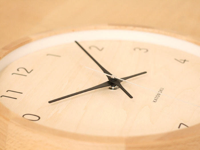 郡上踊りで有名な郡上八幡で観光体験のカトモクのお店を運営する加藤木工が作る日本製セイコー電波壁掛け時計