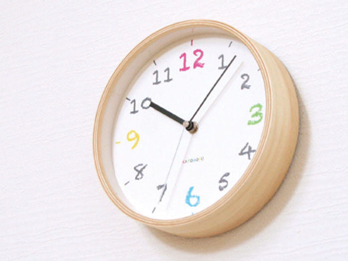 郡上踊りで有名な郡上八幡で観光体験のカトモクのお店を運営する加藤木工が作る日本製セイコー電波壁掛け時計