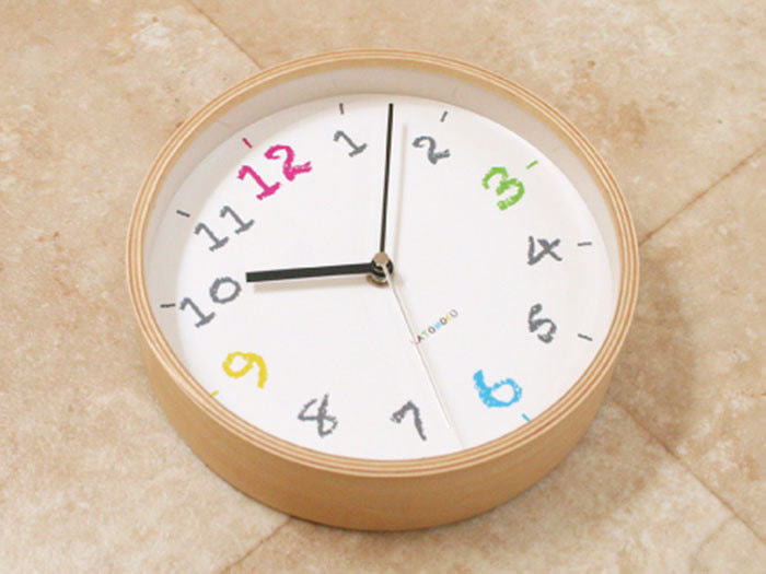 郡上踊りで有名な郡上八幡で観光体験のカトモクのお店を運営する加藤木工が作る日本製セイコー電波壁掛け時計