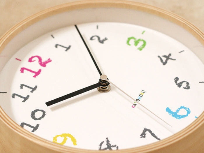 郡上踊りで有名な郡上八幡で観光体験のカトモクのお店を運営する加藤木工が作る日本製セイコー電波壁掛け時計