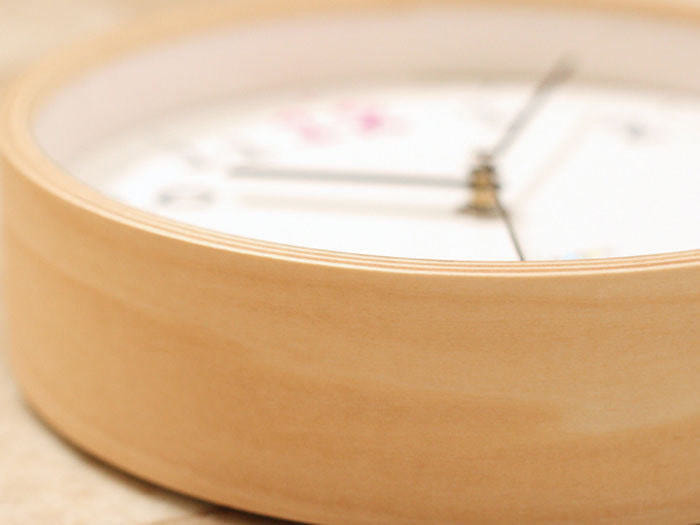 郡上踊りで有名な郡上八幡で観光体験のカトモクのお店を運営する加藤木工が作る日本製セイコー電波壁掛け時計