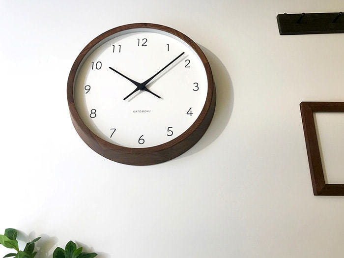 郡上踊りで有名な郡上八幡で観光体験のカトモクのお店を運営する加藤木工が作る日本製セイコー電波壁掛け時計