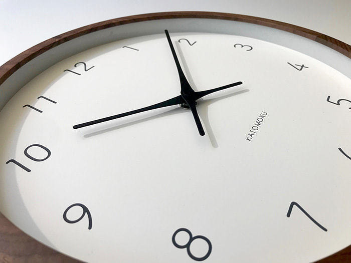 郡上踊りで有名な郡上八幡で観光体験のカトモクのお店を運営する加藤木工が作る日本製セイコー電波壁掛け時計