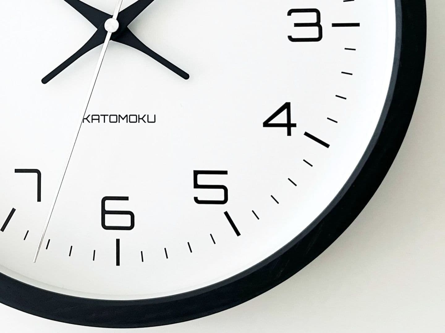 郡上踊りで有名な郡上八幡で観光体験のカトモクのお店を運営する加藤木工が作る日本製セイコー電波壁掛け時計