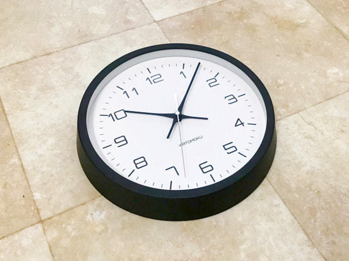 郡上踊りで有名な郡上八幡で観光体験のカトモクのお店を運営する加藤木工が作る日本製セイコー電波壁掛け時計