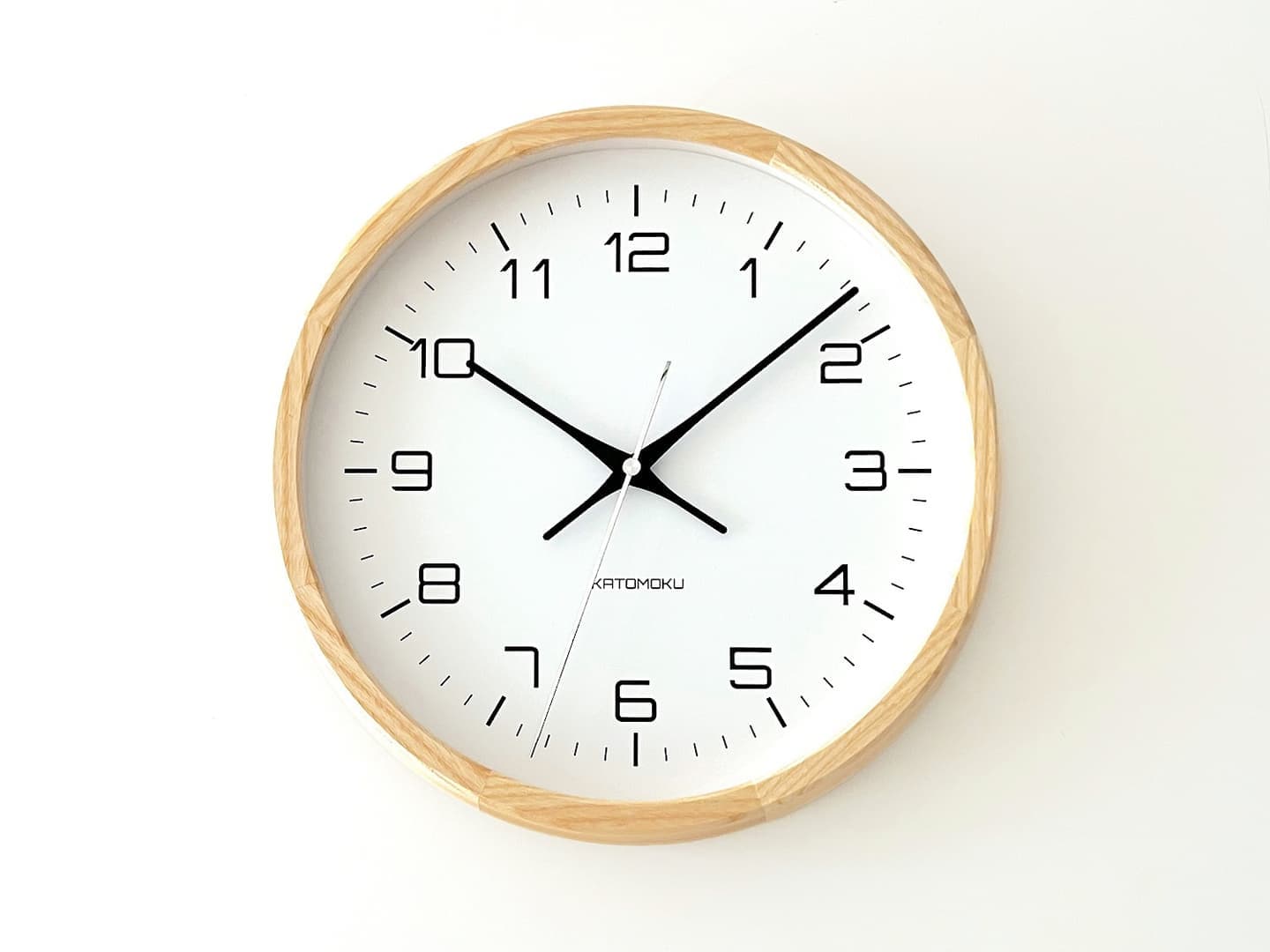 郡上踊りで有名な郡上八幡で観光体験のカトモクのお店を運営する加藤木工が作る日本製セイコー電波壁掛け時計