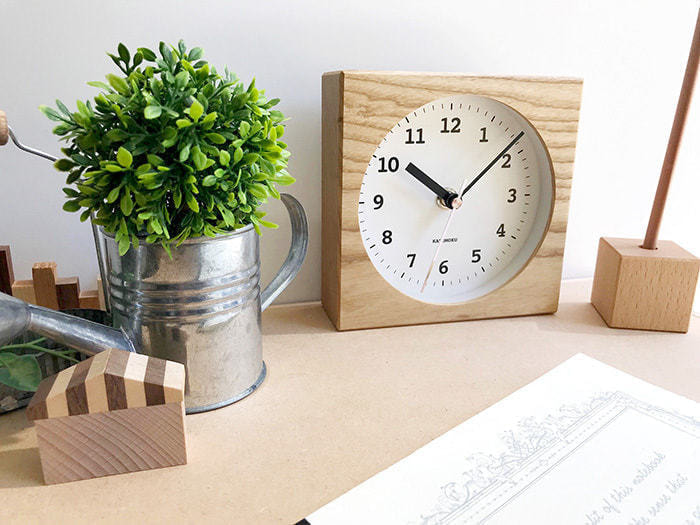 郡上踊りで有名な郡上八幡で観光体験のカトモクのお店を運営する加藤木工が作る日本製セイコー電波壁掛け時計