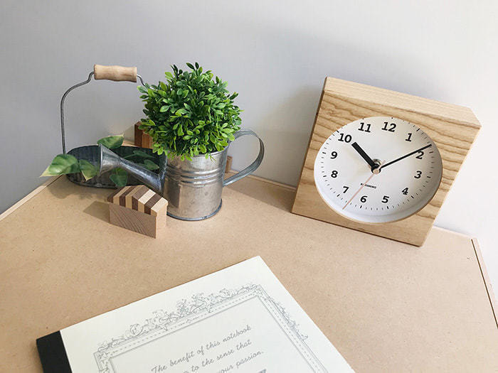 郡上踊りで有名な郡上八幡で観光体験のカトモクのお店を運営する加藤木工が作る日本製セイコー電波壁掛け時計