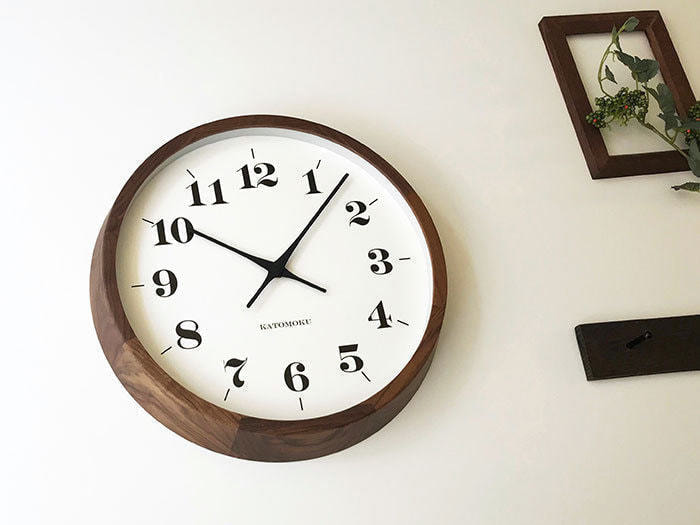 郡上踊りで有名な郡上八幡で観光体験のカトモクのお店を運営する加藤木工が作る日本製セイコー電波壁掛け時計