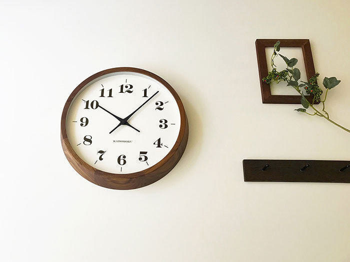 郡上踊りで有名な郡上八幡で観光体験のカトモクのお店を運営する加藤木工が作る日本製セイコー電波壁掛け時計
