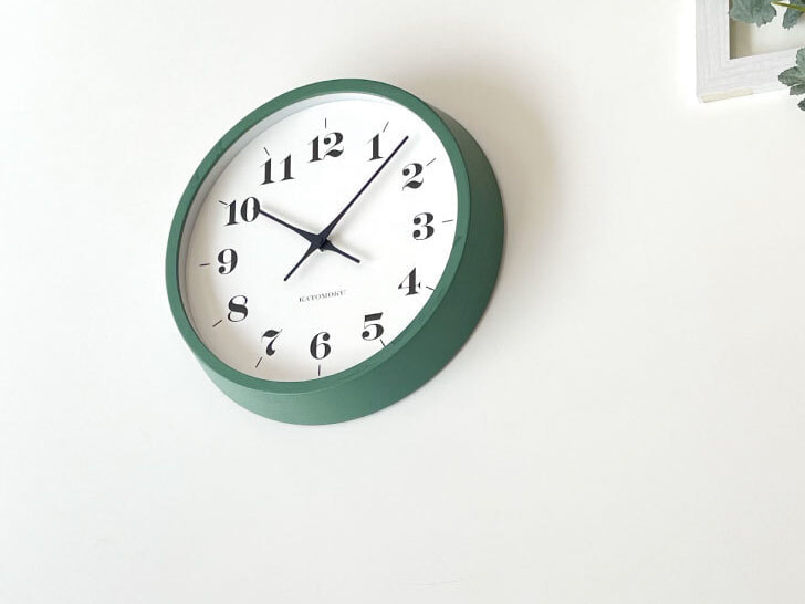 郡上踊りで有名な郡上八幡で観光体験のカトモクのお店を運営する加藤木工が作る日本製セイコー電波壁掛け時計