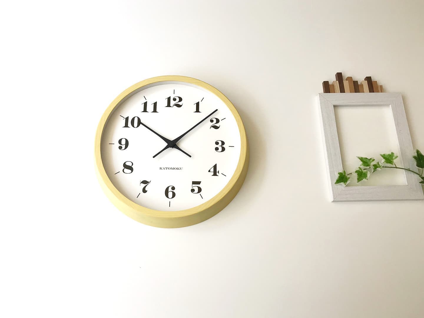 郡上踊りで有名な郡上八幡で観光体験のカトモクのお店を運営する加藤木工が作る日本製セイコー電波壁掛け時計