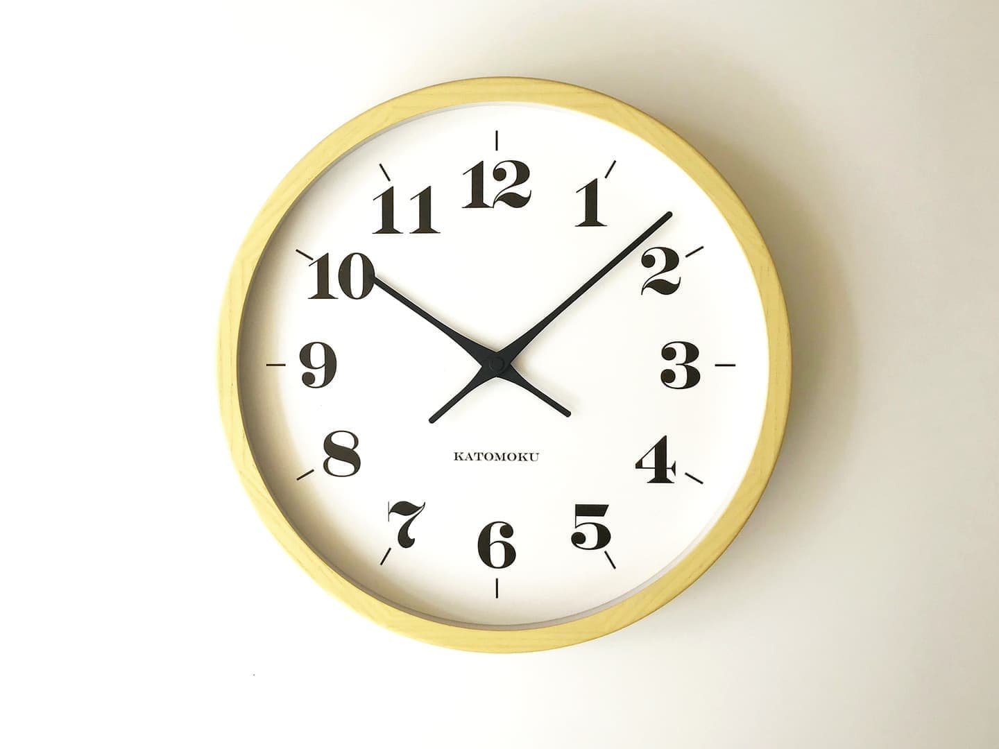 郡上踊りで有名な郡上八幡で観光体験のカトモクのお店を運営する加藤木工が作る日本製セイコー電波壁掛け時計