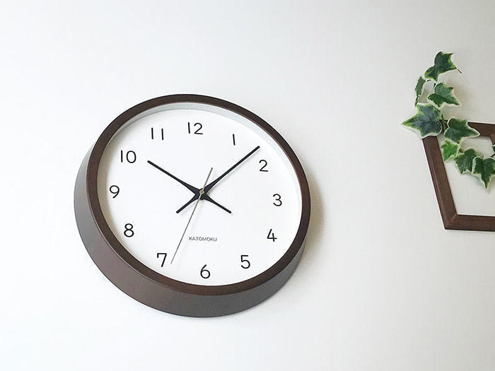 郡上踊りで有名な郡上八幡で観光体験のカトモクのお店を運営する加藤木工が作る日本製セイコー電波壁掛け時計