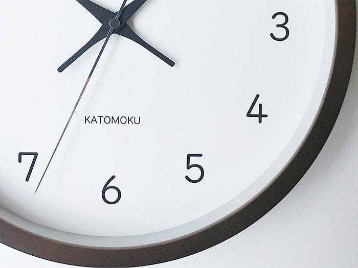 郡上踊りで有名な郡上八幡で観光体験のカトモクのお店を運営する加藤木工が作る日本製セイコー電波壁掛け時計