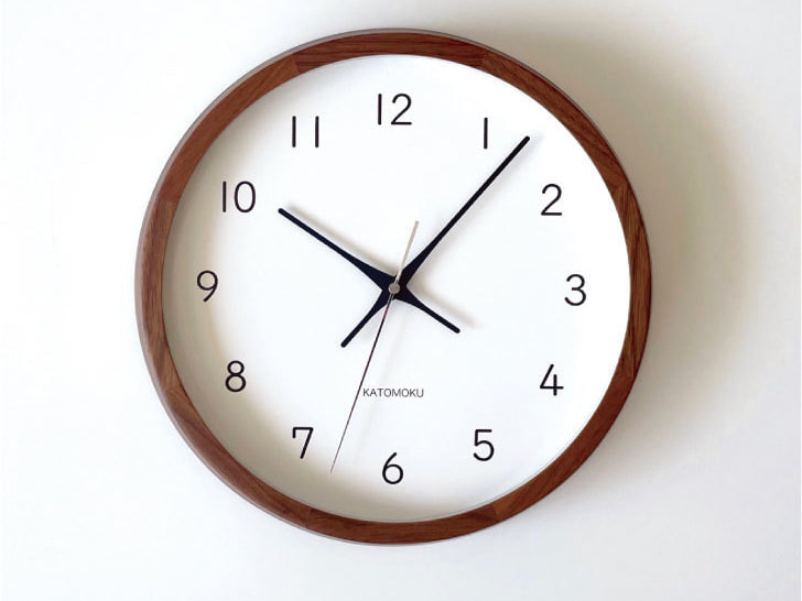 郡上踊りで有名な郡上八幡で観光体験のカトモクのお店を運営する加藤木工が作る日本製セイコー電波壁掛け時計