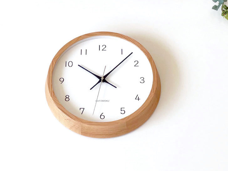 郡上踊りで有名な郡上八幡で観光体験のカトモクのお店を運営する加藤木工が作る日本製セイコー電波壁掛け時計