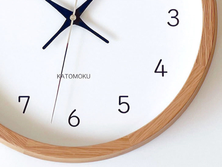 郡上踊りで有名な郡上八幡で観光体験のカトモクのお店を運営する加藤木工が作る日本製セイコー電波壁掛け時計