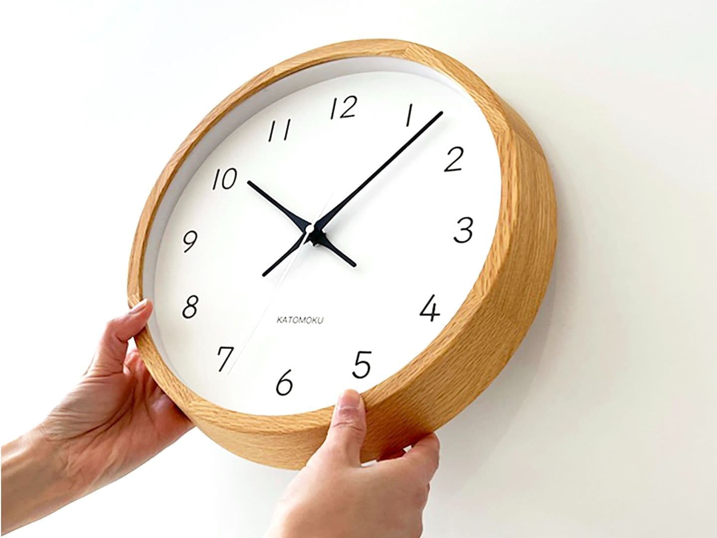 郡上踊りで有名な郡上八幡で観光体験のカトモクのお店を運営する加藤木工が作る日本製セイコー電波壁掛け時計