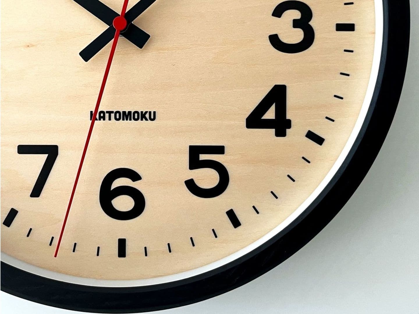 郡上踊りで有名な郡上八幡で観光体験のカトモクのお店を運営する加藤木工が作る日本製セイコー電波壁掛け時計