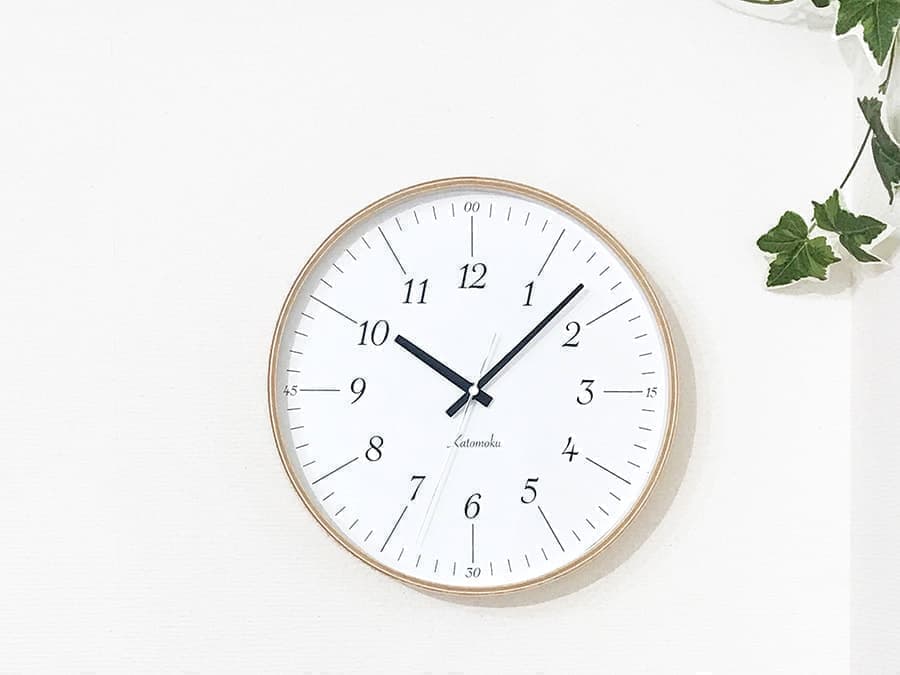 郡上踊りで有名な郡上八幡で観光体験のカトモクのお店を運営する加藤木工が作る日本製セイコー電波壁掛け時計