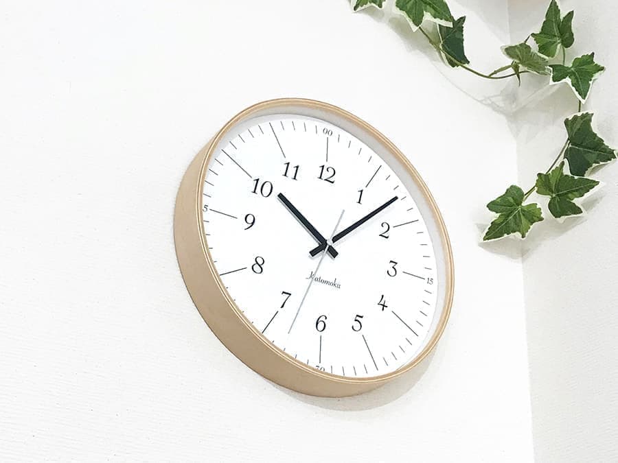 郡上踊りで有名な郡上八幡で観光体験のカトモクのお店を運営する加藤木工が作る日本製セイコー電波壁掛け時計