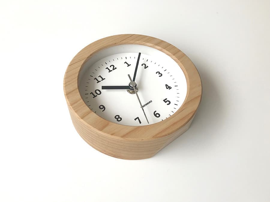 郡上踊りで有名な郡上八幡で観光体験のカトモクのお店を運営する加藤木工が作る日本製セイコー電波壁掛け時計
