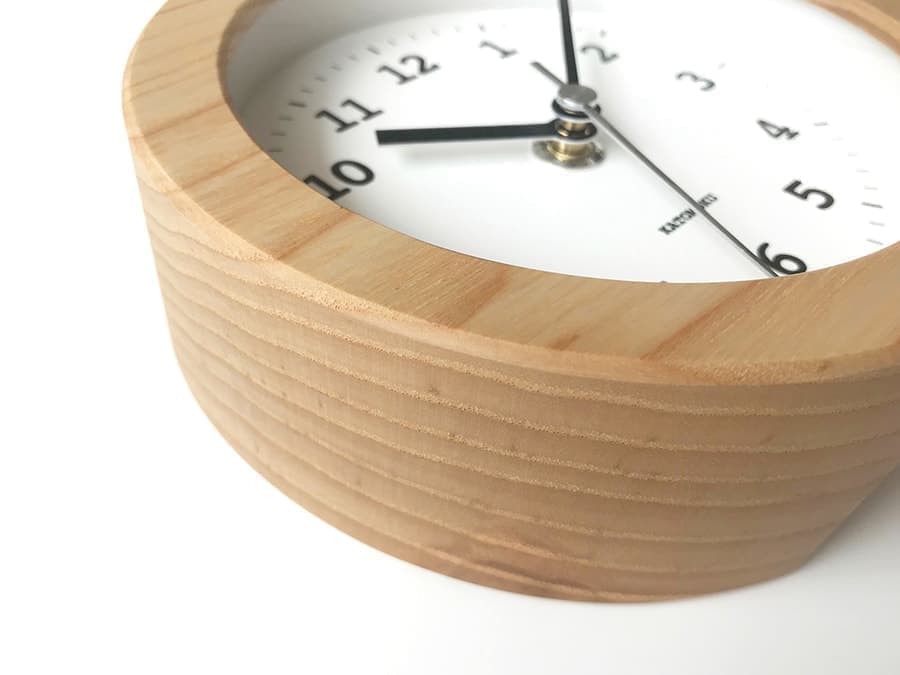 郡上踊りで有名な郡上八幡で観光体験のカトモクのお店を運営する加藤木工が作る日本製セイコー電波壁掛け時計