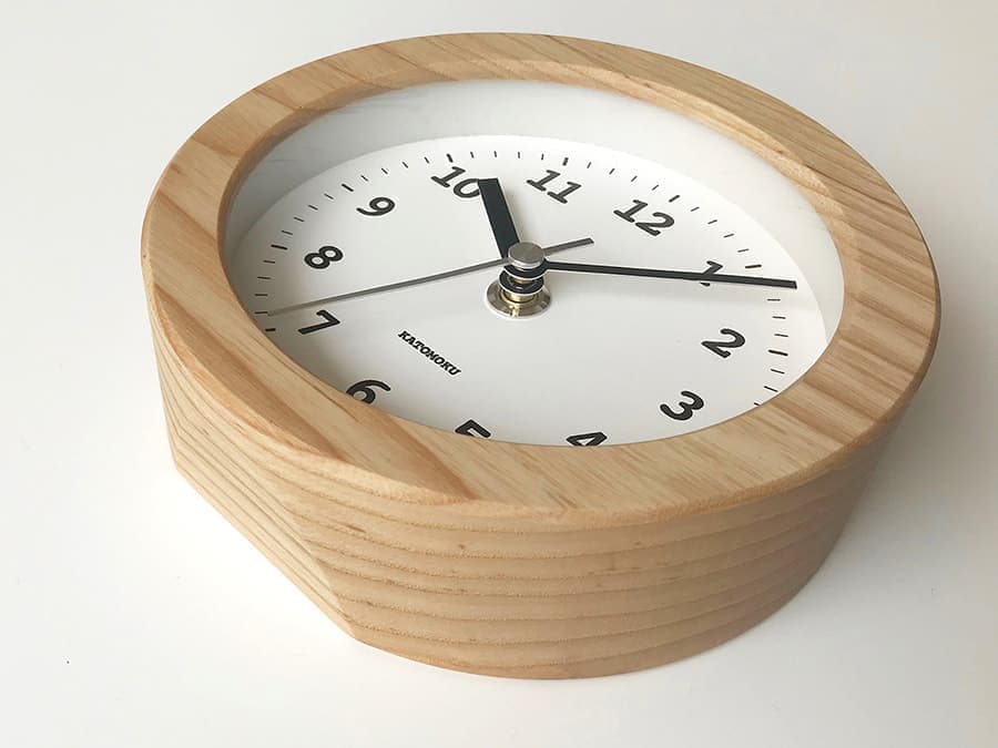 郡上踊りで有名な郡上八幡で観光体験のカトモクのお店を運営する加藤木工が作る日本製セイコー電波壁掛け時計
