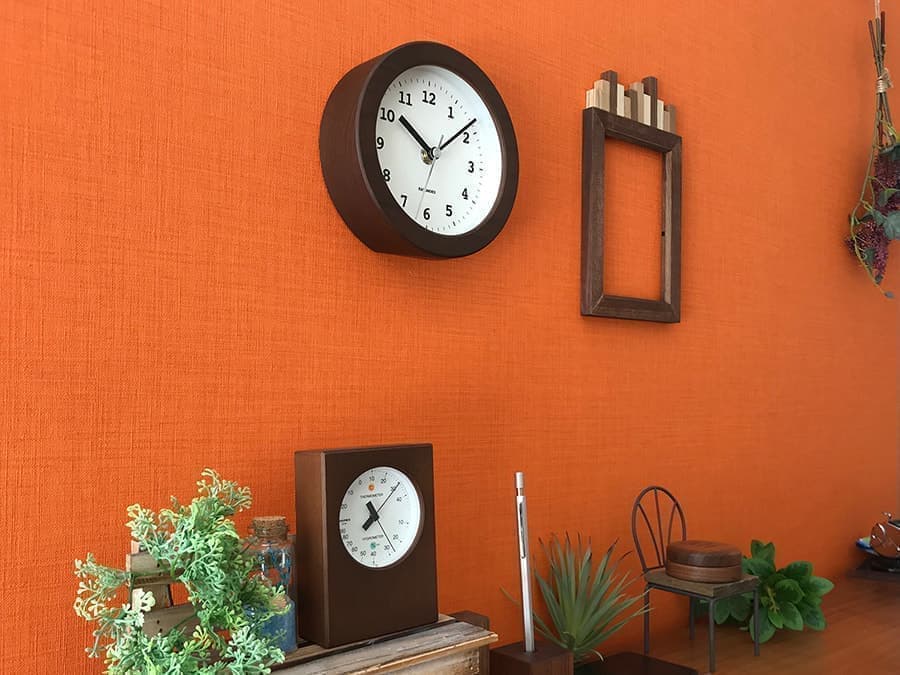 郡上踊りで有名な郡上八幡で観光体験のカトモクのお店を運営する加藤木工が作る日本製セイコー電波壁掛け時計