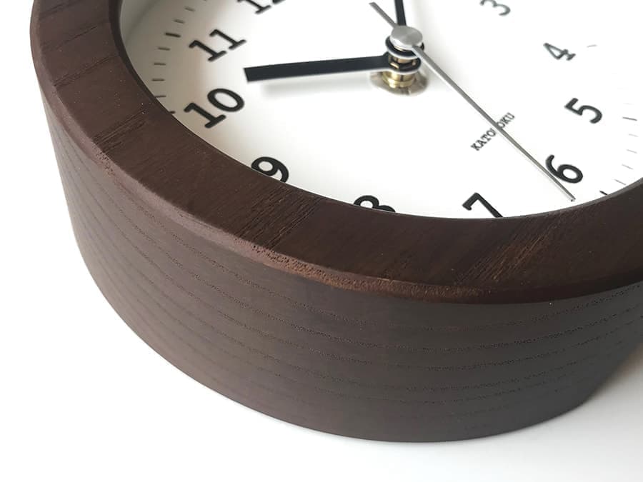 郡上踊りで有名な郡上八幡で観光体験のカトモクのお店を運営する加藤木工が作る日本製セイコー電波壁掛け時計