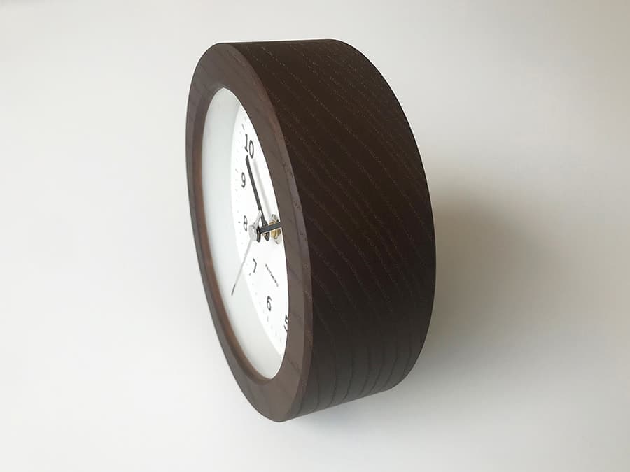 郡上踊りで有名な郡上八幡で観光体験のカトモクのお店を運営する加藤木工が作る日本製セイコー電波壁掛け時計