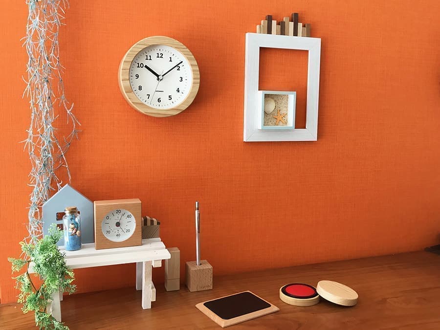 郡上踊りで有名な郡上八幡で観光体験のカトモクのお店を運営する加藤木工が作る日本製セイコー電波壁掛け時計