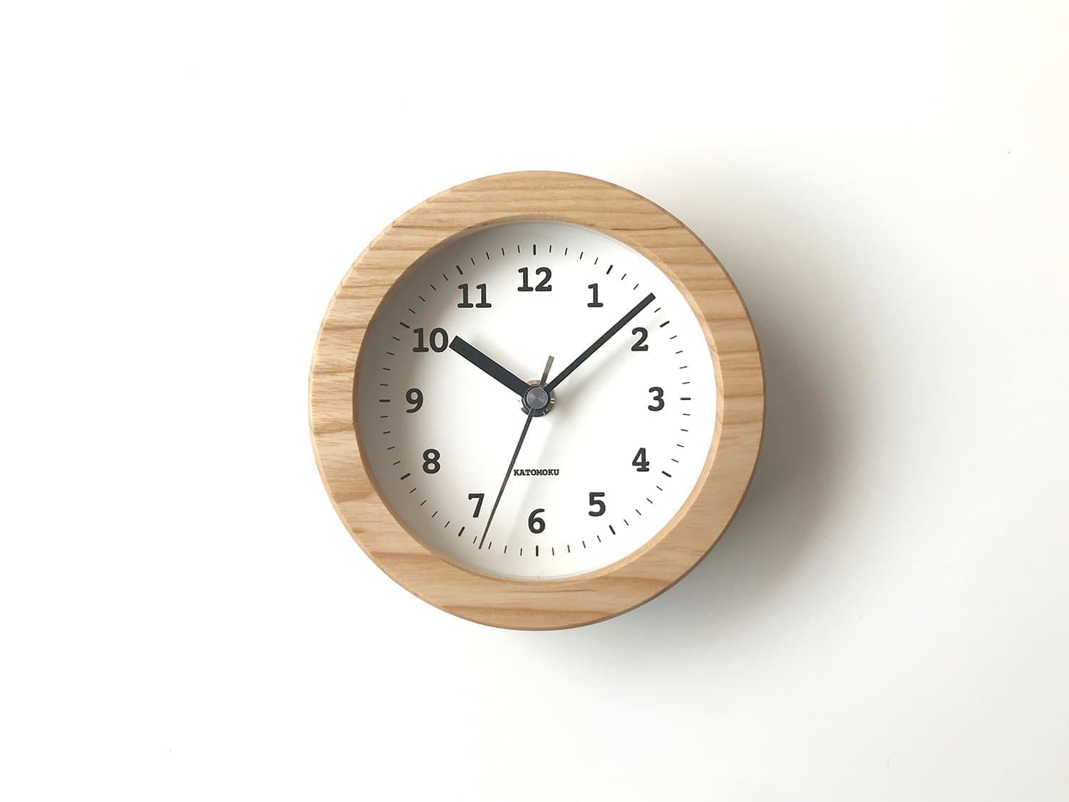 郡上踊りで有名な郡上八幡で観光体験のカトモクのお店を運営する加藤木工が作る日本製セイコー電波壁掛け時計