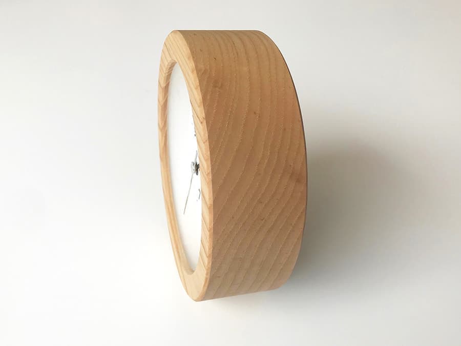 郡上踊りで有名な郡上八幡で観光体験のカトモクのお店を運営する加藤木工が作る日本製セイコー電波壁掛け時計