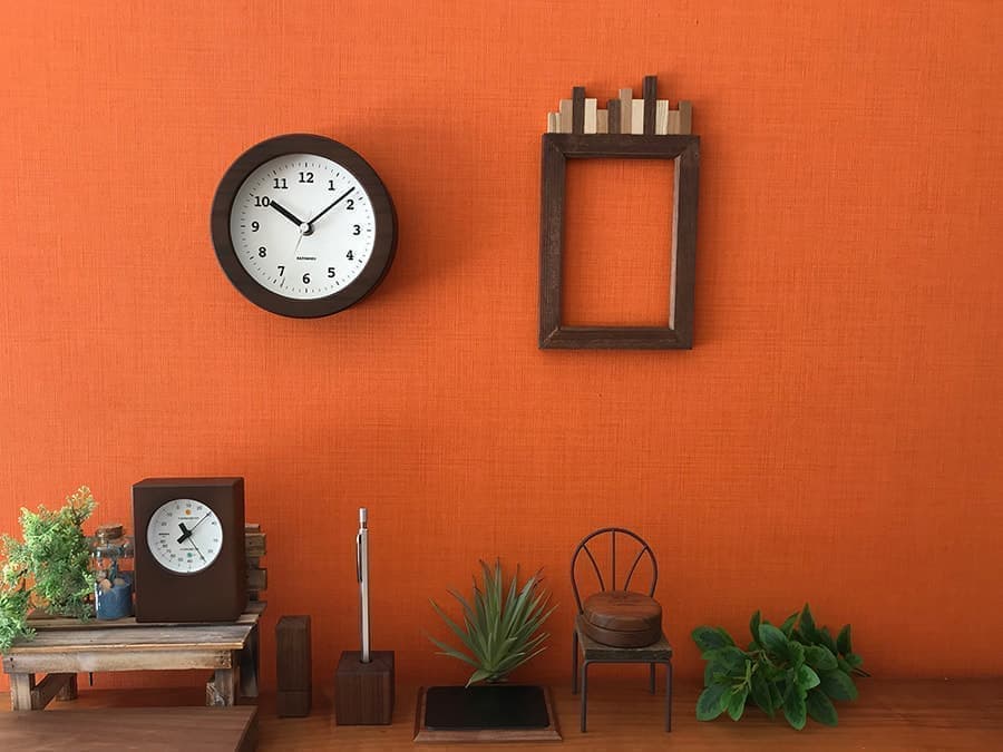 郡上踊りで有名な郡上八幡で観光体験のカトモクのお店を運営する加藤木工が作る日本製セイコー電波壁掛け時計