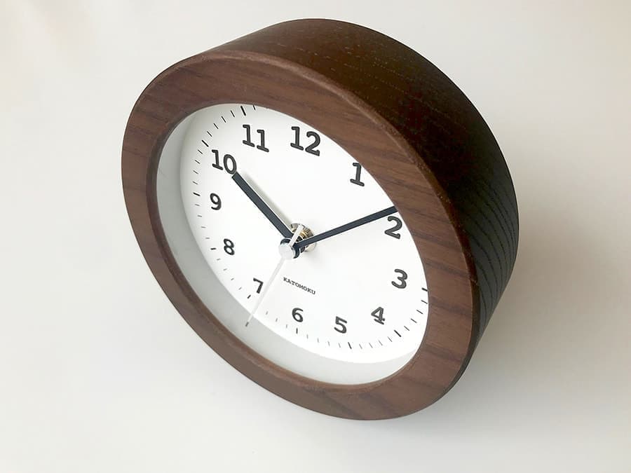 郡上踊りで有名な郡上八幡で観光体験のカトモクのお店を運営する加藤木工が作る日本製セイコー電波壁掛け時計