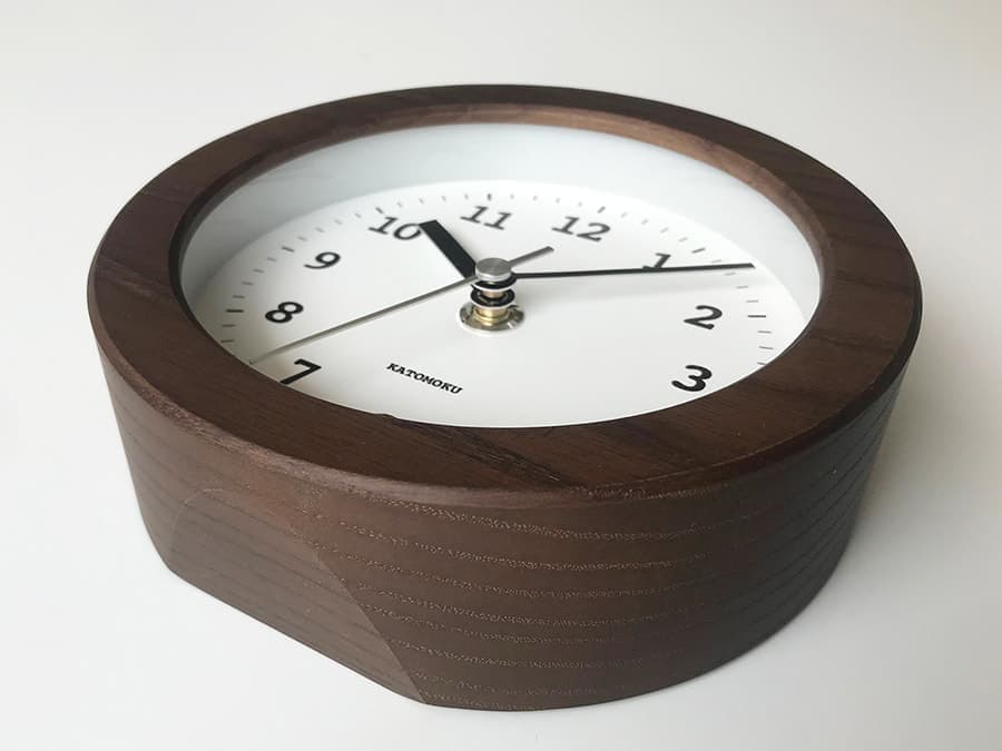 郡上踊りで有名な郡上八幡で観光体験のカトモクのお店を運営する加藤木工が作る日本製セイコー電波壁掛け時計