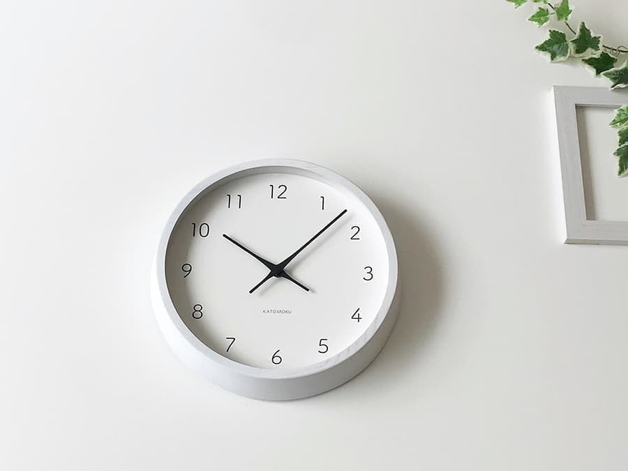 郡上踊りで有名な郡上八幡で観光体験のカトモクのお店を運営する加藤木工が作る日本製セイコー電波壁掛け時計