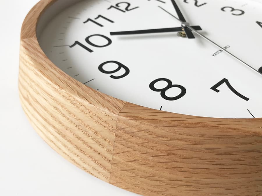 郡上踊りで有名な郡上八幡で観光体験のカトモクのお店を運営する加藤木工が作る日本製セイコー電波壁掛け時計