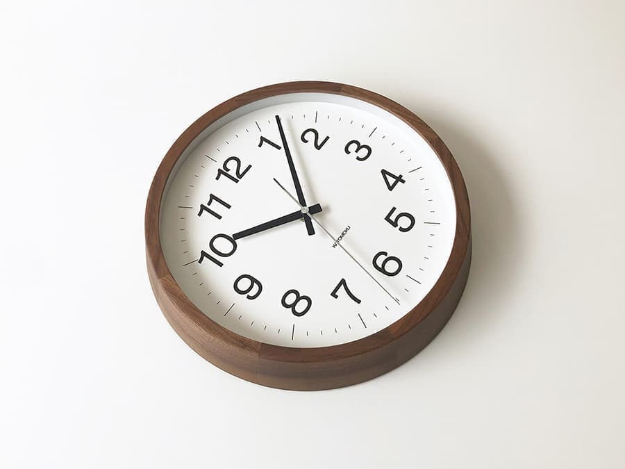 郡上踊りで有名な郡上八幡で観光体験のカトモクのお店を運営する加藤木工が作る日本製セイコー電波壁掛け時計