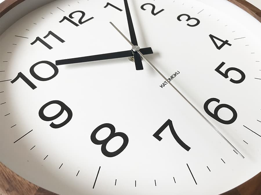 郡上踊りで有名な郡上八幡で観光体験のカトモクのお店を運営する加藤木工が作る日本製セイコー電波壁掛け時計