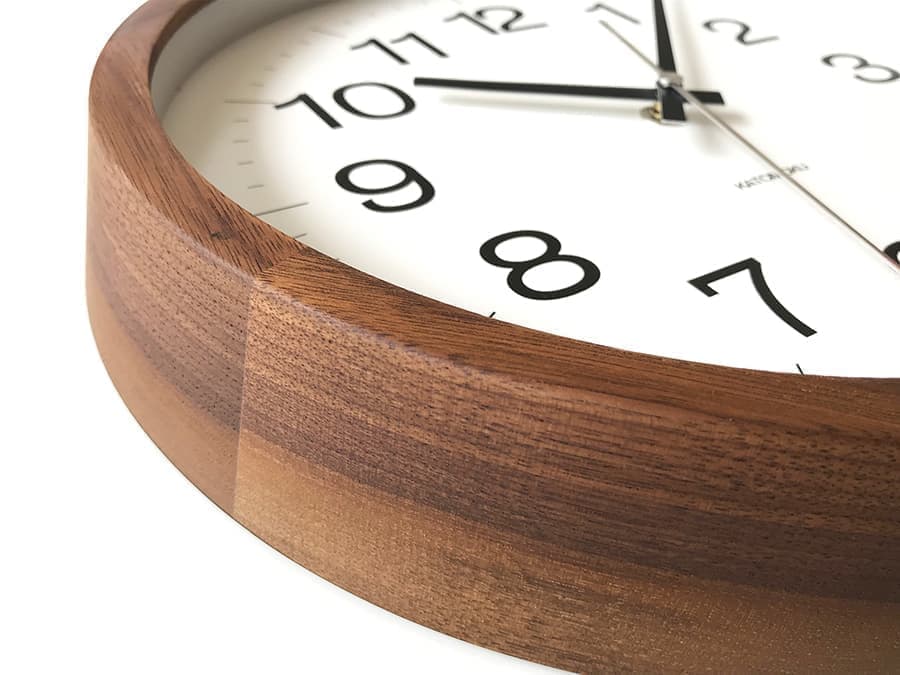 郡上踊りで有名な郡上八幡で観光体験のカトモクのお店を運営する加藤木工が作る日本製セイコー電波壁掛け時計