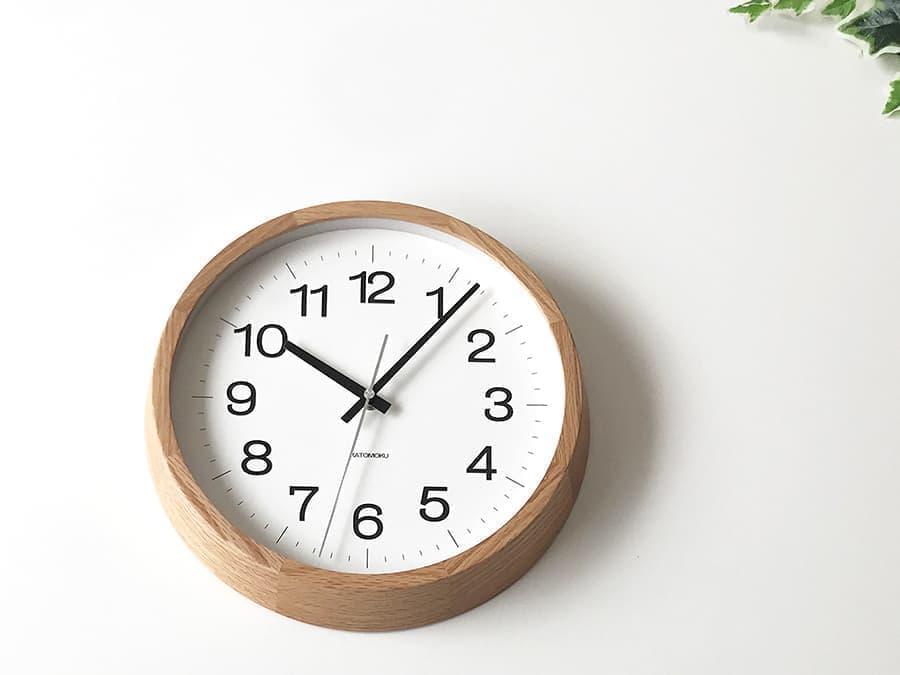 郡上踊りで有名な郡上八幡で観光体験のカトモクのお店を運営する加藤木工が作る日本製セイコー電波壁掛け時計