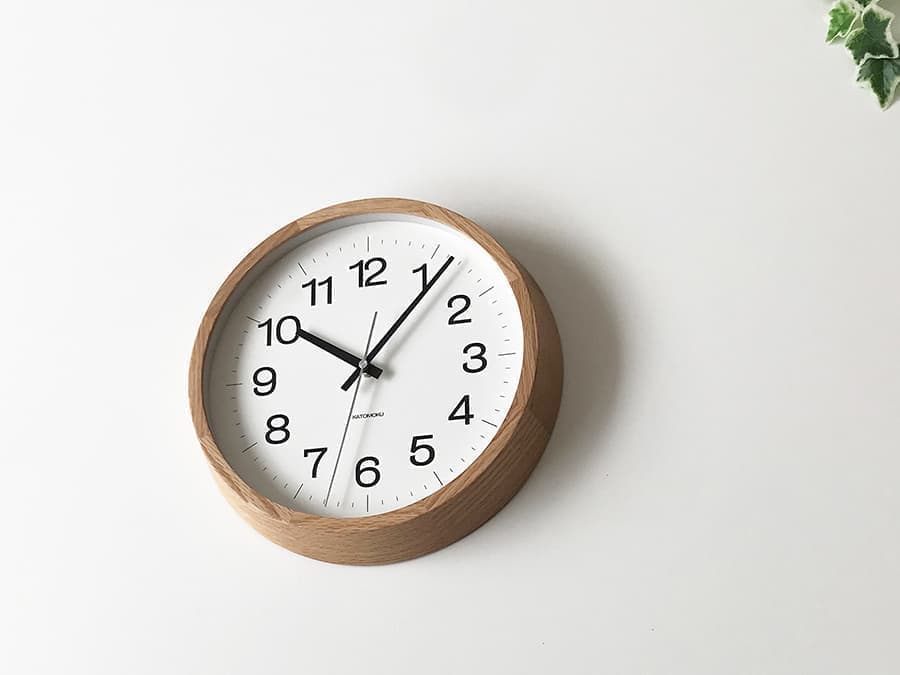 郡上踊りで有名な郡上八幡で観光体験のカトモクのお店を運営する加藤木工が作る日本製セイコー電波壁掛け時計